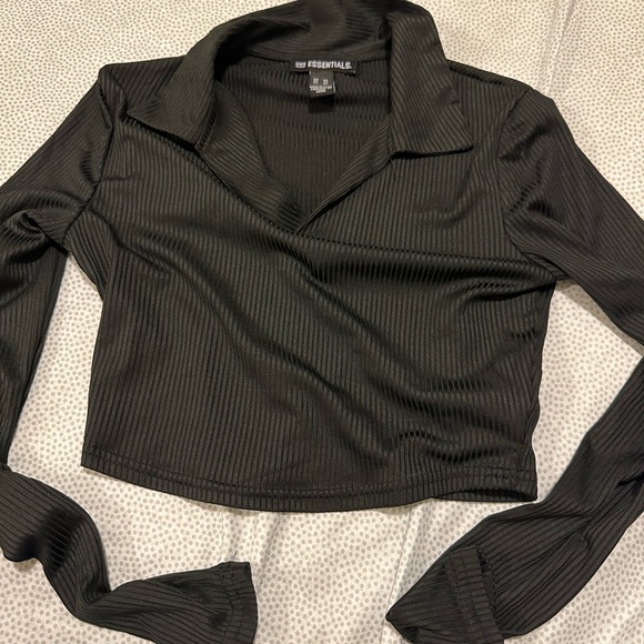 Black v neck shirt - Picture 1 of 1